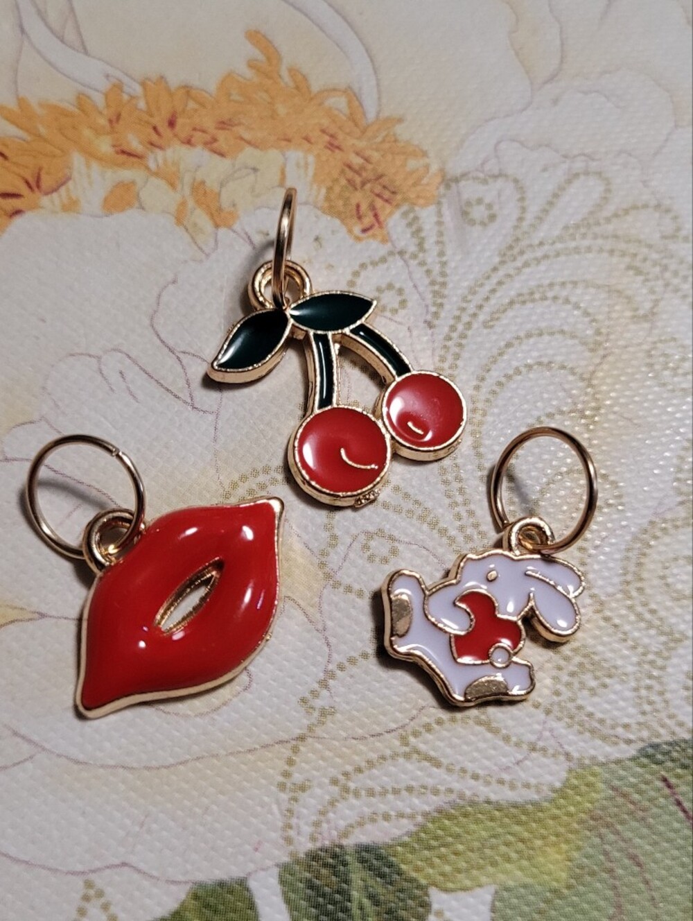 💚Free In Any Bundle Over $10 Red Cherry & Lip Enamel Kids Charms (Set of 3)